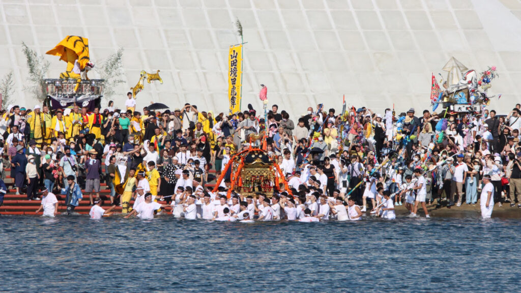 御潮垢離と海上渡御、感動のフィナーレへ